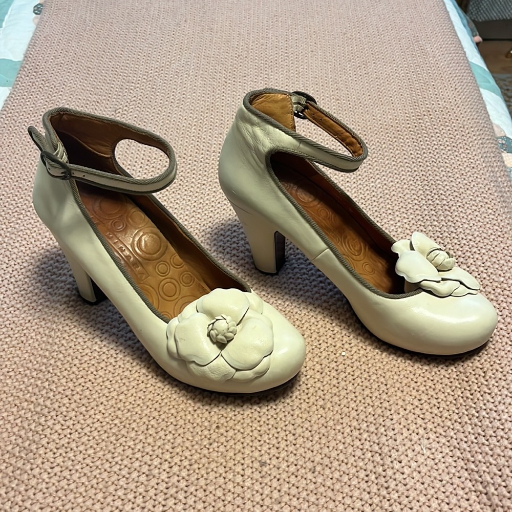 Chie Mihara Flower Heels